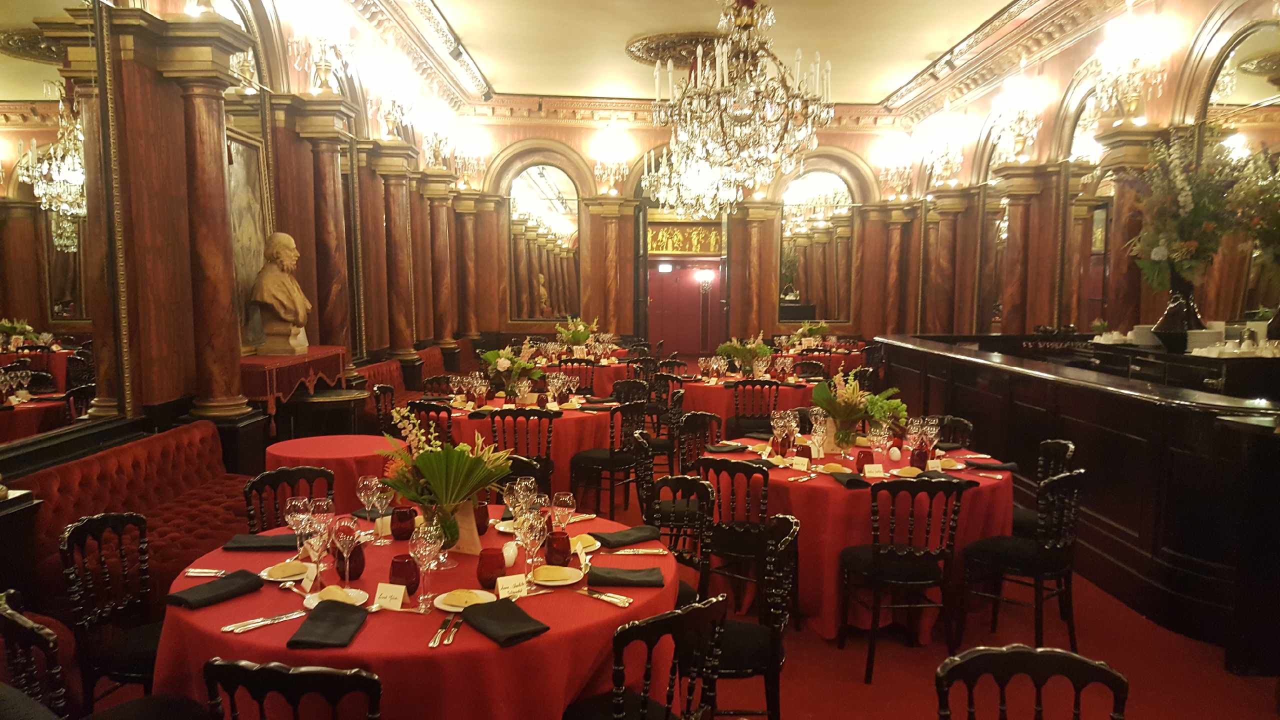 Diner assis - Théâtre des Variétés