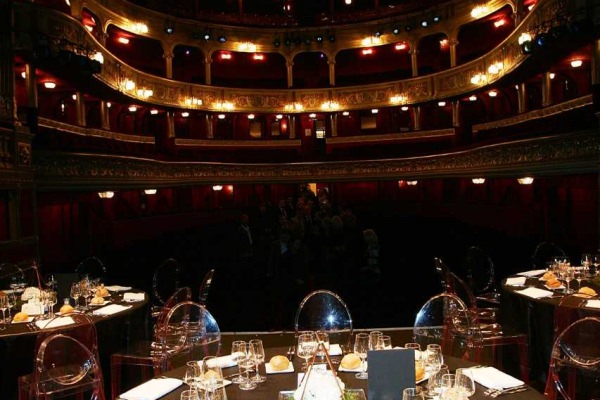 Théâtre des Variétés — Diner sur scène 